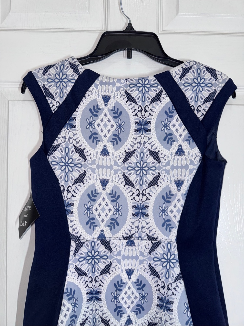 Kate and Lily Navy and Light Blue Patterned Cap-Sleeve Sheath Dress size 4 NWT - Picture 11 of 12